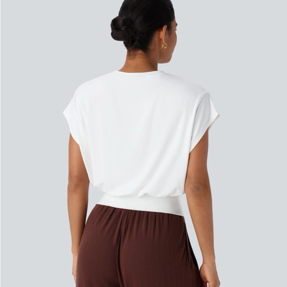 Halara NWT Women's Round Neck Batwing Sleeve Work T-Shirt White Size Small NEW - Picture 2 of 13